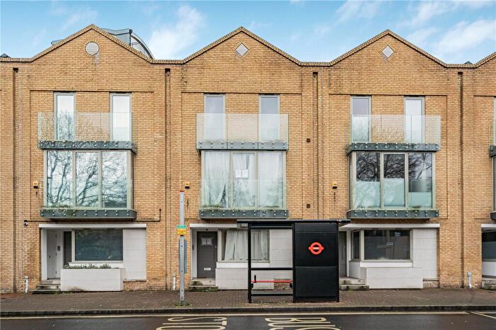 3 Bedroom Terraced House For Sale In Rotherhithe Street, London, SE16