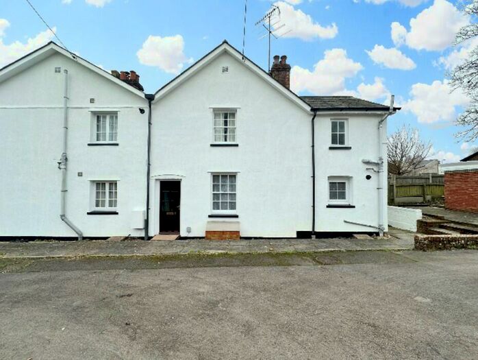 2 Bedroom Cottage To Rent In Riverview, Alton, GU34