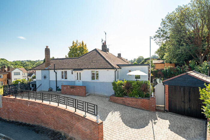 3 Bedroom Semi Detached House For Sale In Garfield Road, Southampton, SO19