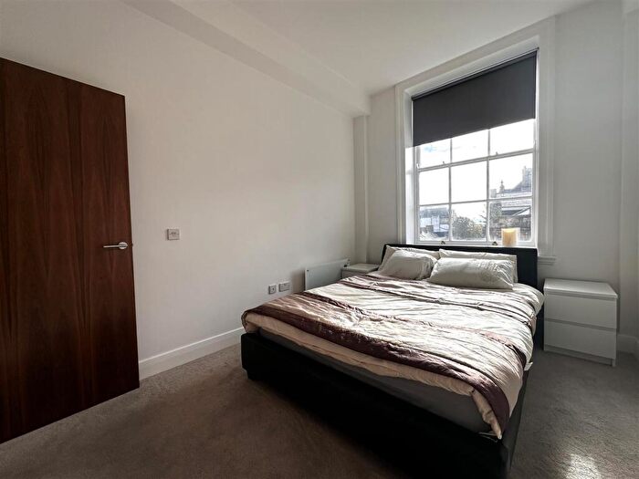 2 Bedroom Apartment To Rent In Mount Stuart Square, Cardiff, CF10
