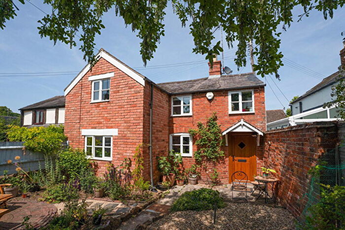2 Bedroom Cottage For Sale In High Street, Lower Brailes, Banbury, OX15