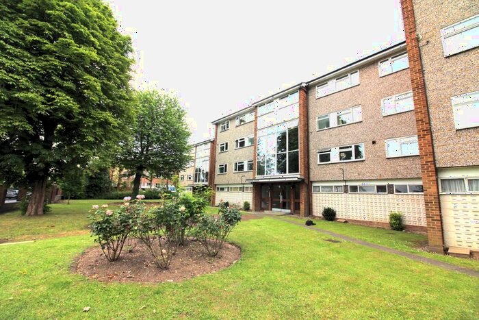 2 Bedroom Flat To Rent In Stanstead Manor, Cheam Road, Sutton, Surrey, SM1