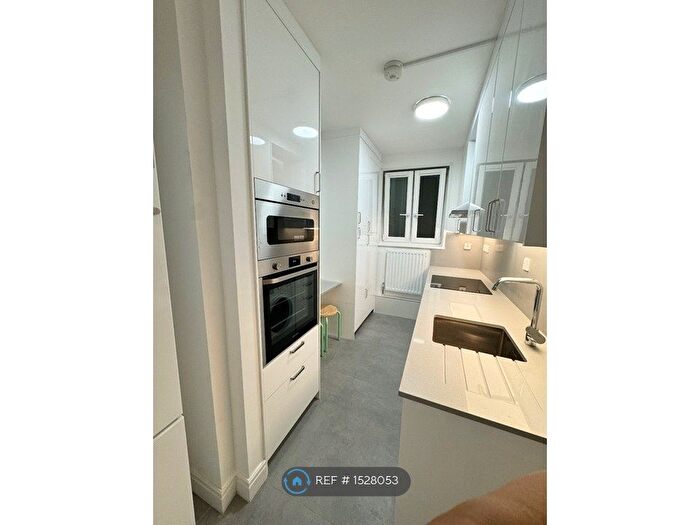 4 Bedroom Flat To Rent In Isabella House, London, W6