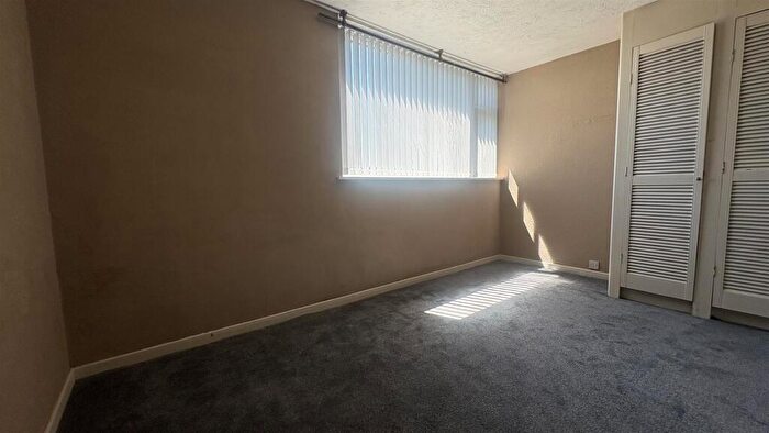 3 Bedroom Flat To Rent In Branstree Drive, Coventry, CV6