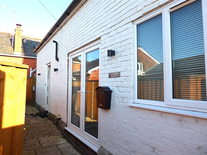 3 Bedroom Maisonette To Rent In Station Road, Gillingham, SP8