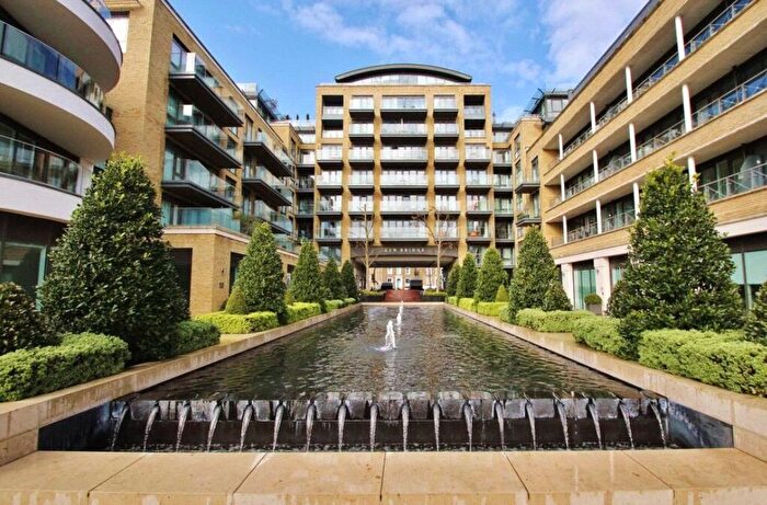 2 Bedroom Flat To Rent In Quayside House, Kew Bridge Road, London, TW8