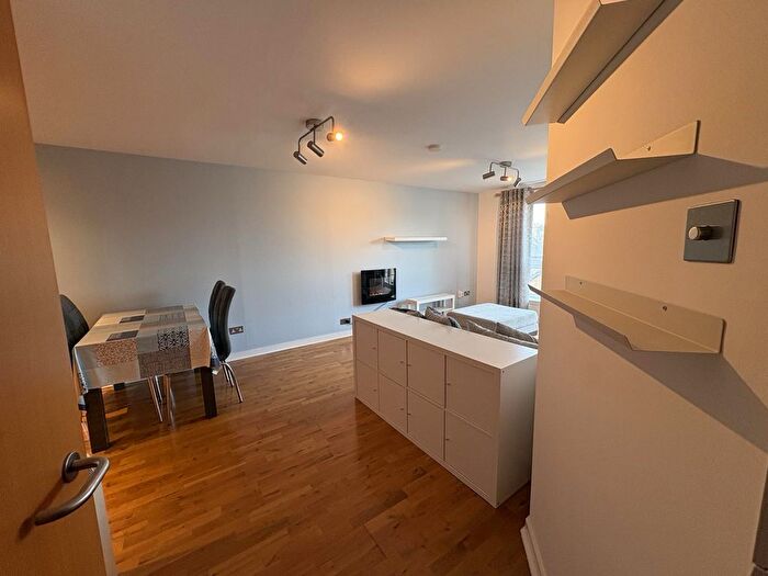 2 Bedroom Flat To Rent In /, Constitution Street, Edinburgh, EH6