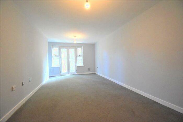 2 Bedroom Apartment To Rent In Eaton Avenue, Slough, Berkshire, SL1