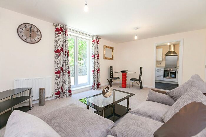 2 Bedroom Flat To Rent In Flaxmill Place, Edinburgh, EH6