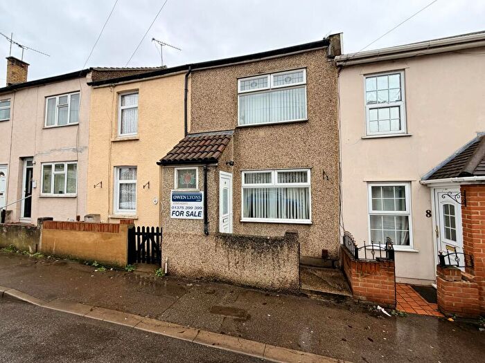 2 Bedroom Terraced House For Sale In Gipsy Lane, Grays, RM17