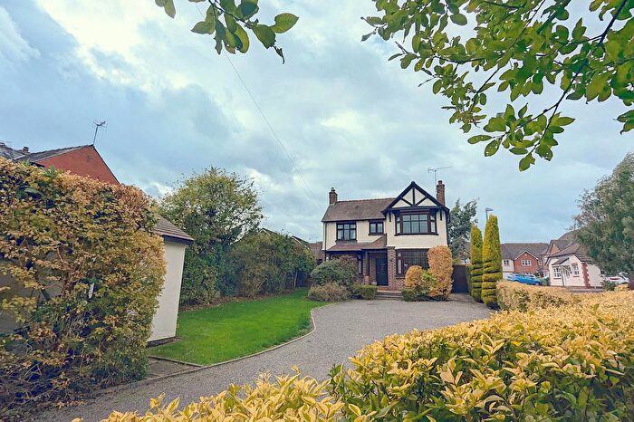 3 Bedroom Detached House For Sale In Station Road, Fernhill Heath, Worcester., WR3