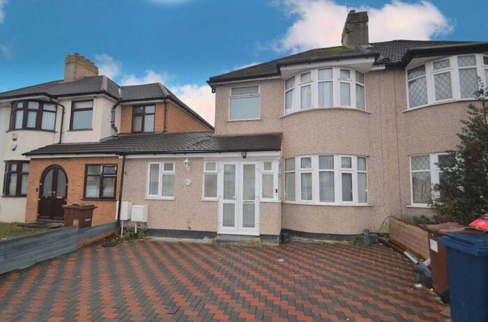 4 Bedroom Semi-Detached House To Rent In Arundel Drive, Harrow, HA2