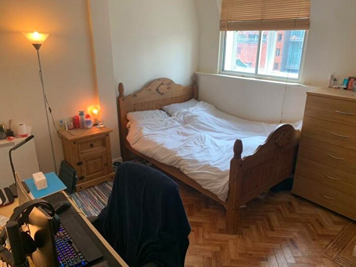 2 Bedroom Apartment To Rent In Oxford Place, Oxford Road, City Centre, Manchester, M1