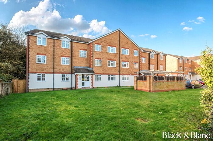 2 Bedroom Apartment For Sale In Hanson Close, Beckenham, BR3