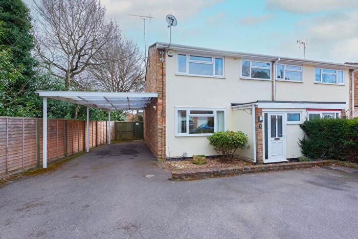 3 Bedroom Semi-Detached House For Sale In Baird Road, Farnborough, GU14
