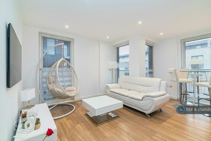 2 Bedroom Flat To Rent In Whiting Way, London, SE16