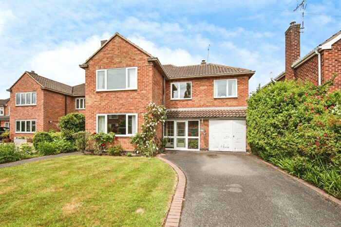 4 Bedroom Detached House For Sale In Arbour Close, Kenilworth, CV8
