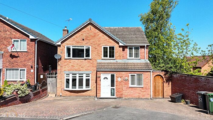 4 Bedroom Detached House For Sale In Berwyn Way, Nuneaton, Warwickshire, CV10