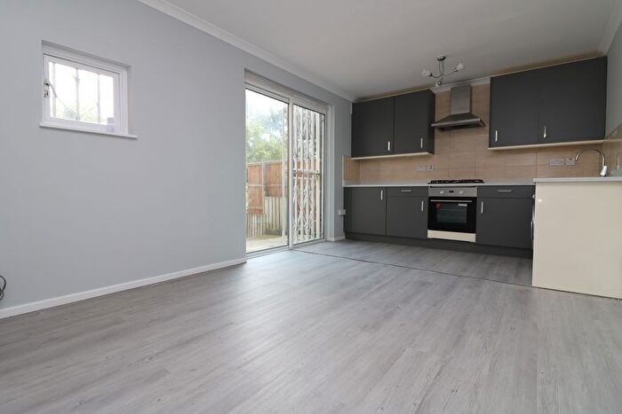 4 Bedroom Mews To Rent In Hargrave Park, Archway, N19