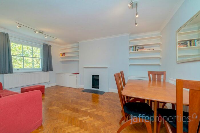 1 Bedroom Flat To Rent In Regent Square, London, WC1H