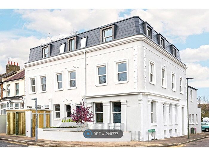 2 Bedroom Flat To Rent In Maple Road, London, SE20