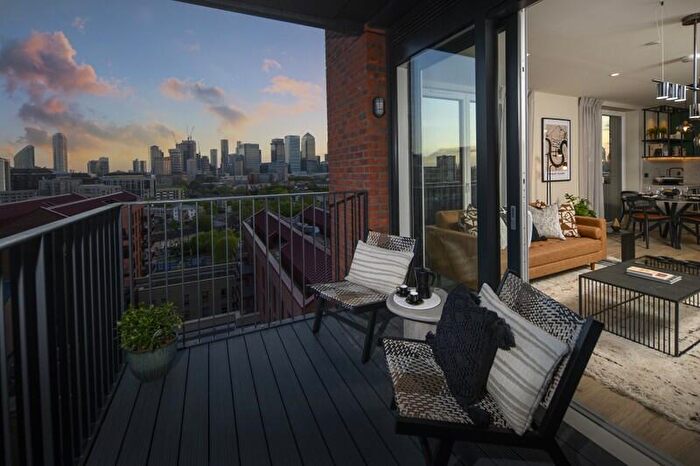 1 Bedroom Apartment For Sale In Heron Wharf, Leven Road, London, E14