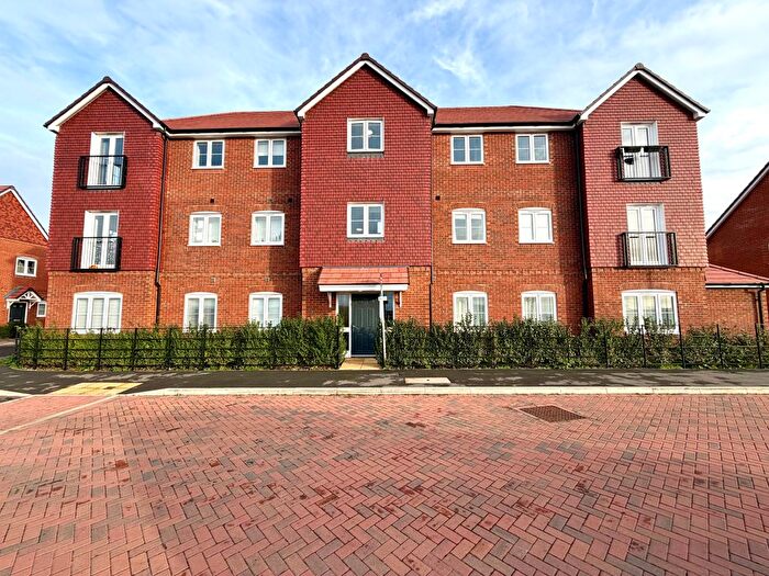 2 Bedroom Flat To Rent In Dinmore Way, Didcot, OX11