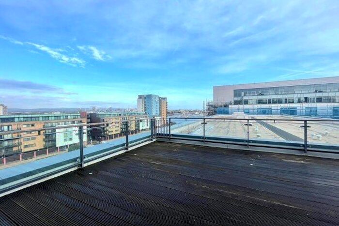 2 Bedroom Flat To Rent In Caldey Island House, Cardiff, CF11