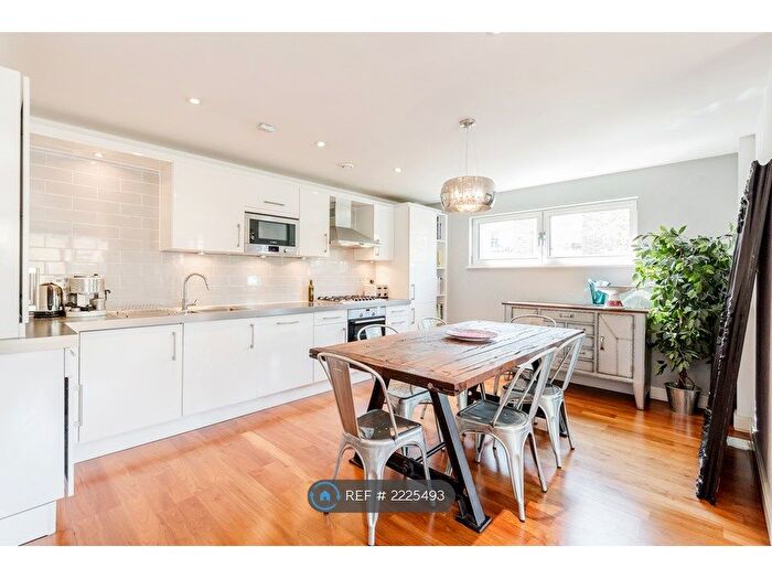 2 Bedroom Flat To Rent In Clerkenwell Road, London, EC1M