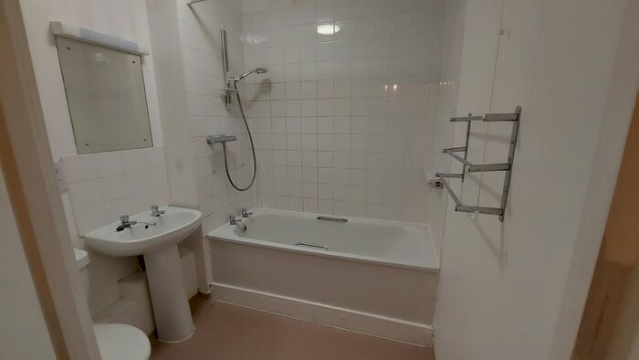 2 Bedroom Flat To Rent In Centurion Court, St Albans, AL1