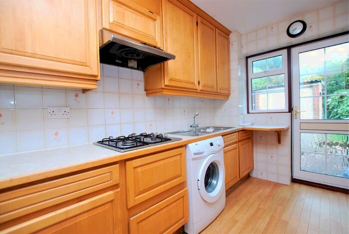 4 Bedroom Semi-Detached House To Rent In Lynwood, GU2