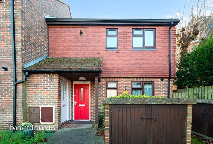 1 Bedroom Maisonette For Sale In Christchurch Park, Sutton, SM2
