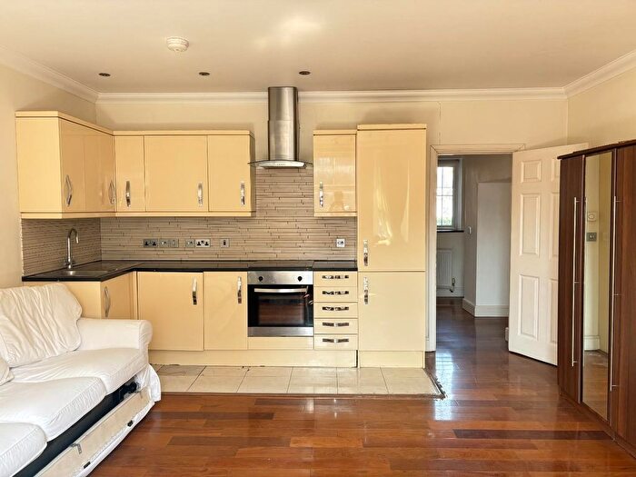 Studio For Sale In Bond Street, Ealing, W5
