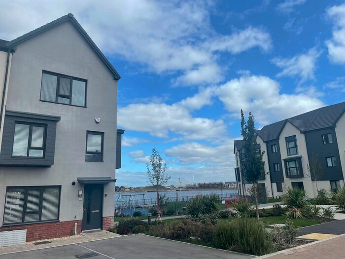 3 Bedroom Town House To Rent In Ffordd Pentre, Barry, CF62