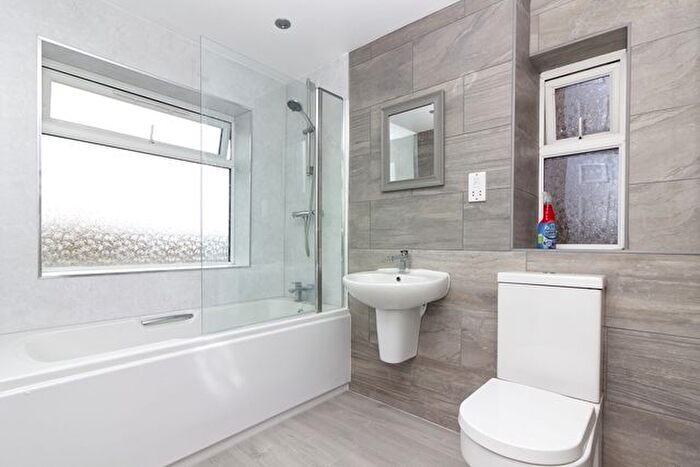 3 Bedroom Semi-Detached House To Rent In Roche Gardens, Bletchley, Milton Keynes, MK3