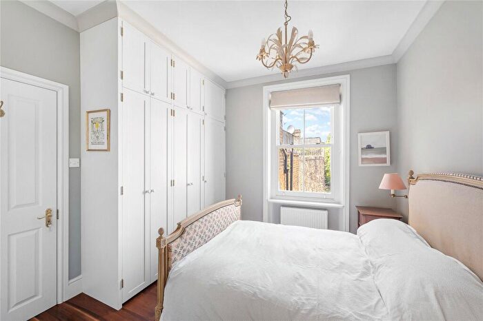 2 Bedroom Flat For Sale In Redcliffe Street, Chelsea, SW10