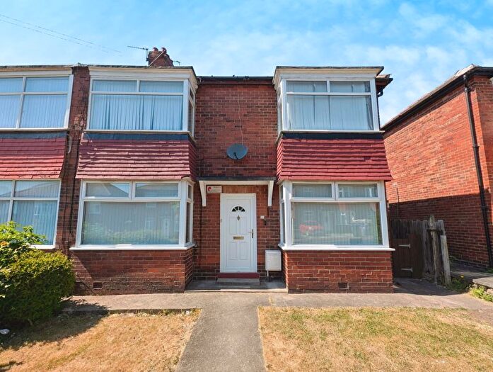 2 Bedroom Flat To Rent In Bingfield Gardens, Newcastle Upon Tyne, NE5