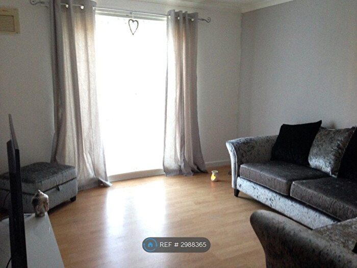 2 Bedroom Flat To Rent In Craigie, Dundee, DD4
