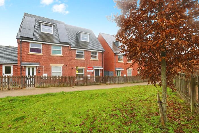 3 Bedroom Town House For Sale In Lords Way, Andover, SP11