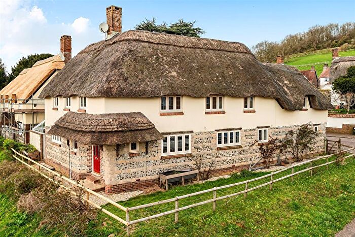 5 Bedroom Detached House For Sale In West Mead, Bridport, DT6