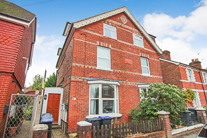 1 Bedroom Flat For Sale In Cantelupe Road, East Grinstead, West Sussex, RH19