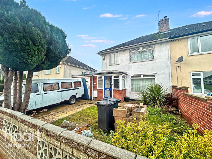 3 Bedroom Semi Detached House For Sale In Bourne Road, Swindon, SN2