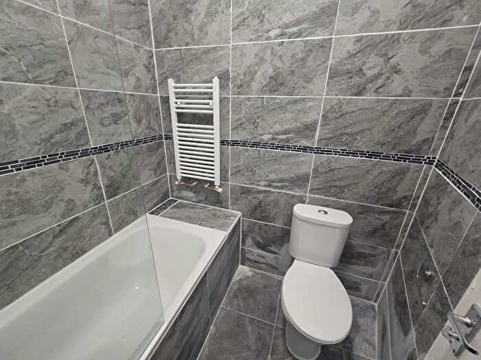 2 Bedroom Flat To Rent In East End Road, London, N2
