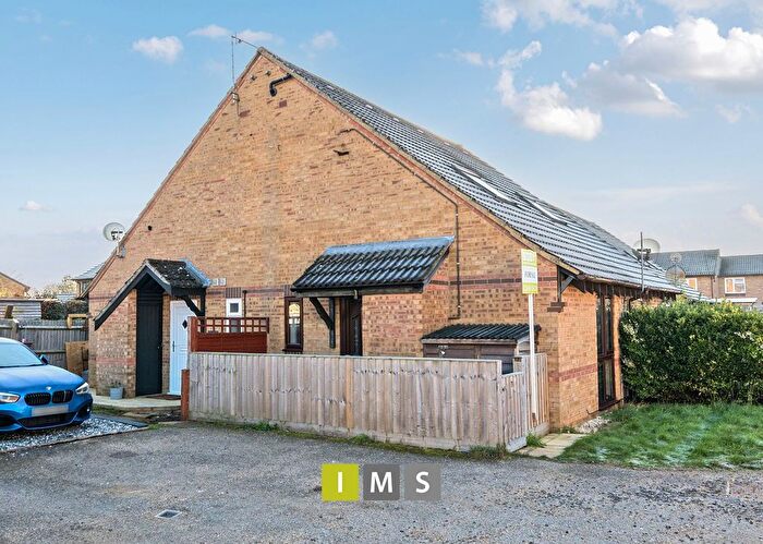 1 Bedroom Property For Sale In Sycamore Gardens, Bicester, OX26