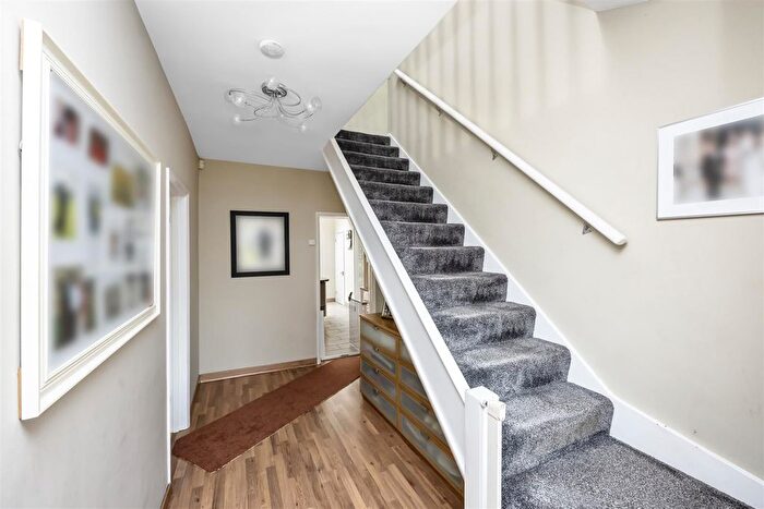 4 Bedroom Detached House For Sale In Grangeways, Patcham Village, Brighton, BN1