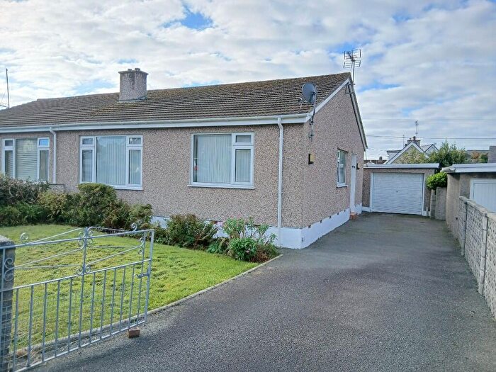 3 Bedroom Semi-Detached Bungalow For Sale In Llanfairpwllgwyngyll, LL61