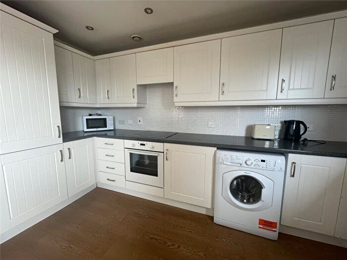 2 Bedroom Flat To Rent In Stockport Road, Grove Village, Manchester, M13