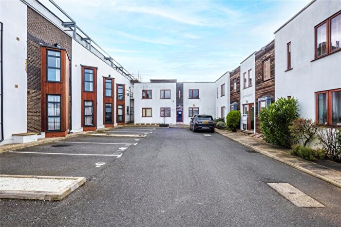 1 Bedroom Flat To Rent In Madoc Close London, NW2