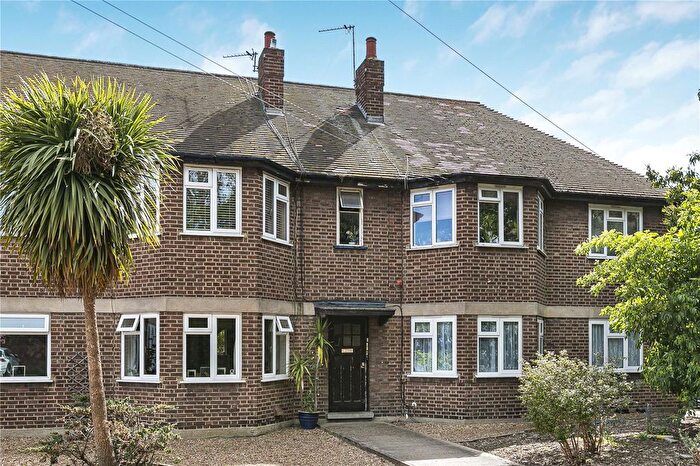 2 Bedroom Flat For Sale In Algar Close, Isleworth, TW7