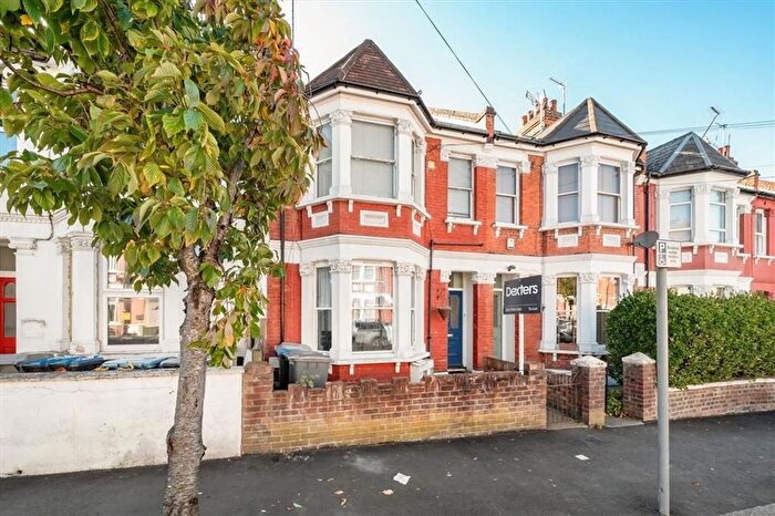 2 Bedroom Flat To Rent In Pine Road, Cricklewood, NW2